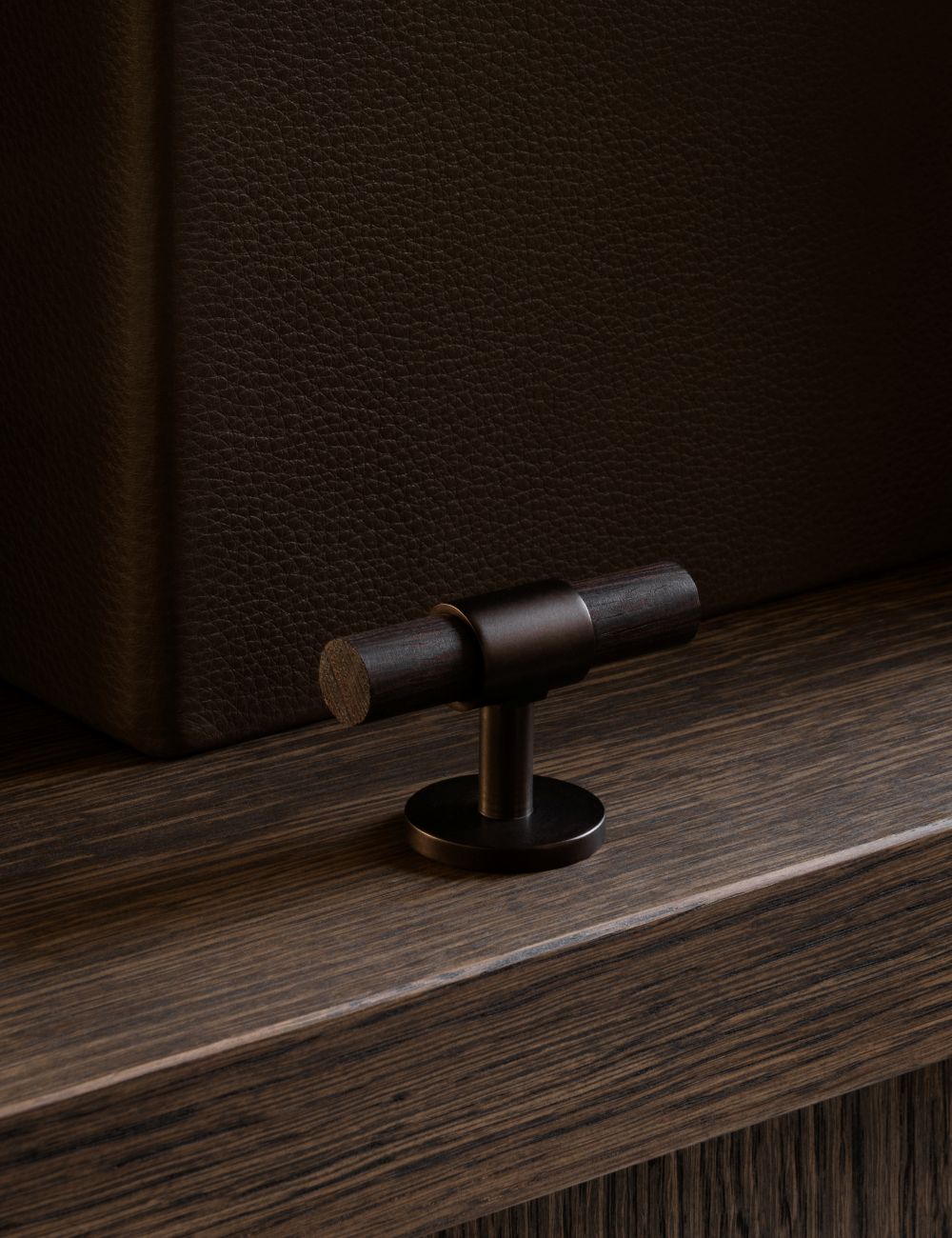 SIGNATURE 30 - T-bar 60 mm - Burnished Brass / Wengé – BRANDT