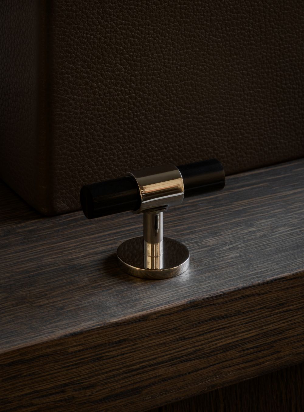 Cabinet handle SIGNATURE 30 - T-bar handle 60 mm - Polished Nickel / Black Horn by BRANDT Copenhagen 