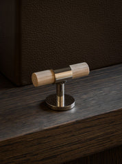 Cabinet handle SIGNATURE 30 - T-bar handle 60 mm - Polished Nickel / Oak by BRANDT Copenhagen