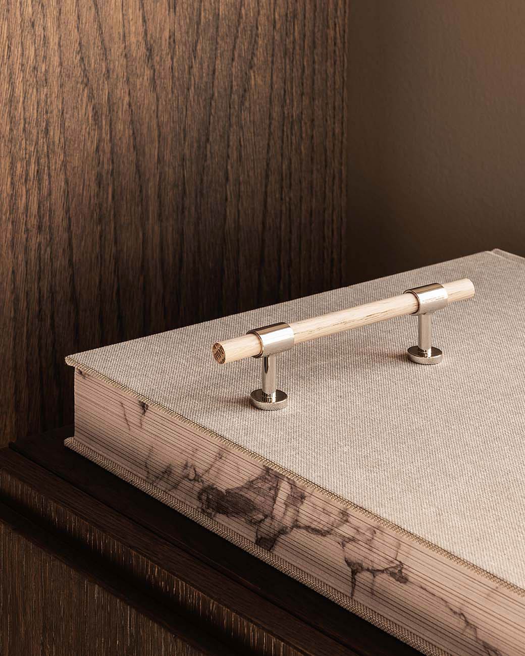 brandtcph-signatureslim-pull-bar-150mm-polished-nickel-oak_1tiff.jpg