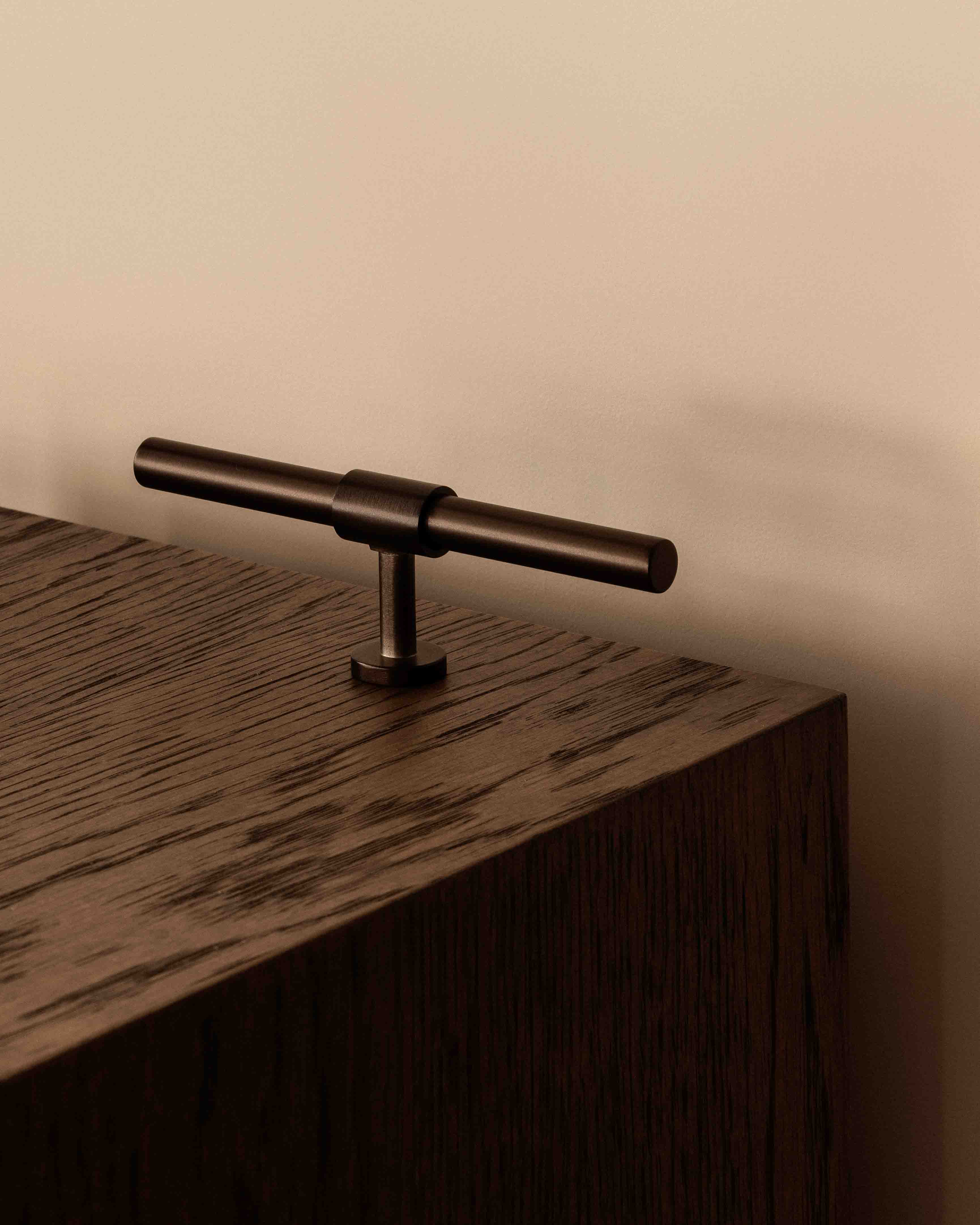 brandtcph-signatureslim-t-bar-107mm-burnished-brass_1tiff.jpg