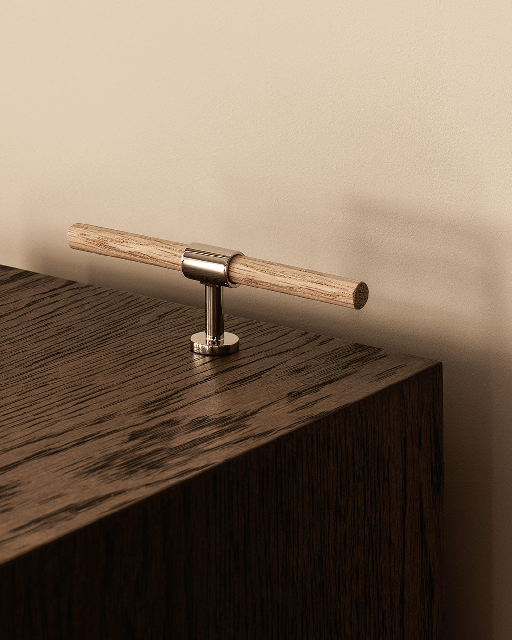 brandtcph-signatureslim-t-bar-107mm-polished-nickel-oak_1tiff.jpg