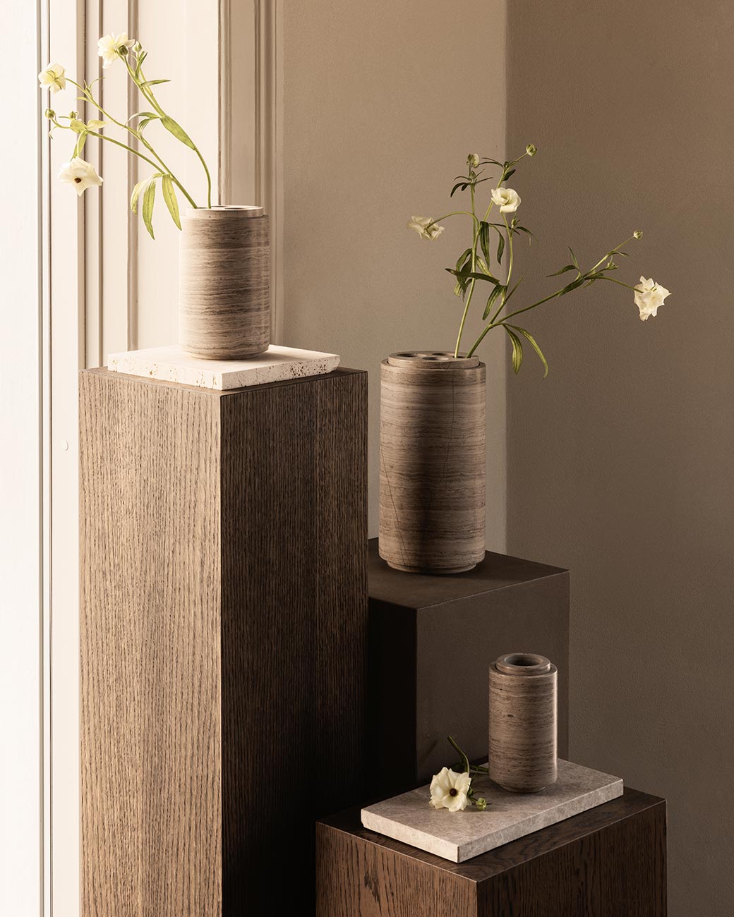 brandtcph-stem-vase-collection-smoke-grey_1tiff_edd2c6a8-97a5-4055-ad5d-b56486f67844.jpg