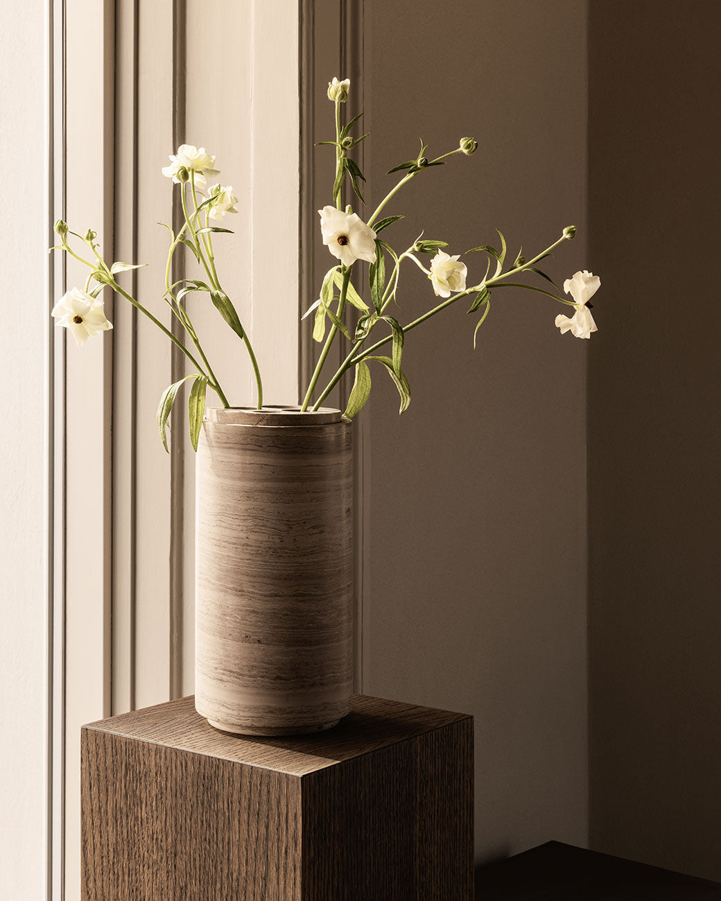 brandtcph-stem-vase-large-smoke-grey_1tiff.jpg