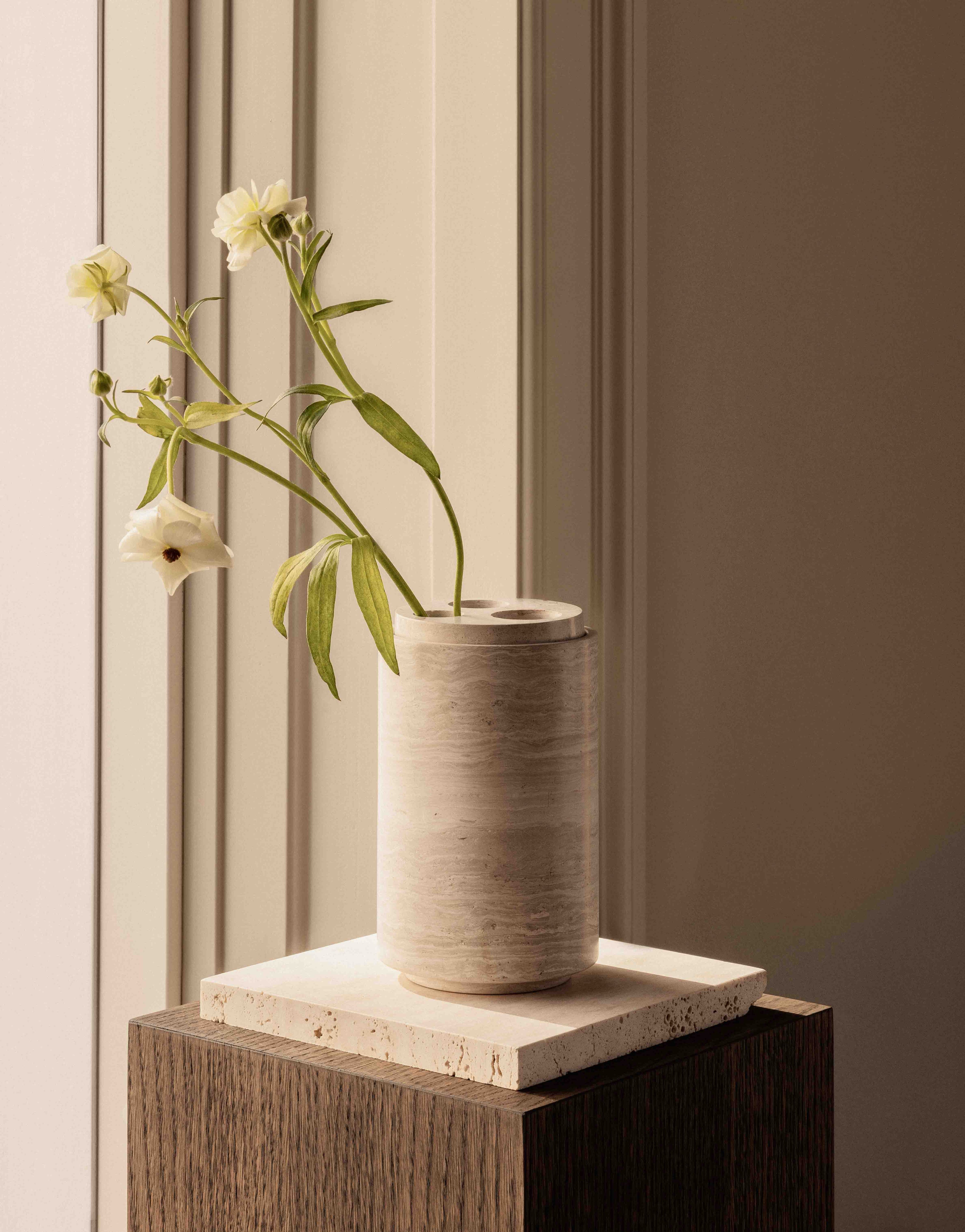 STEM vase M - Chalk Grey