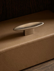 VALE T-bar in Satin Nickel is part og our organíc shaped hardware for cabinets and kitchen fronts. Designed by Julie Brandt for BRANDT Copenhagen.
