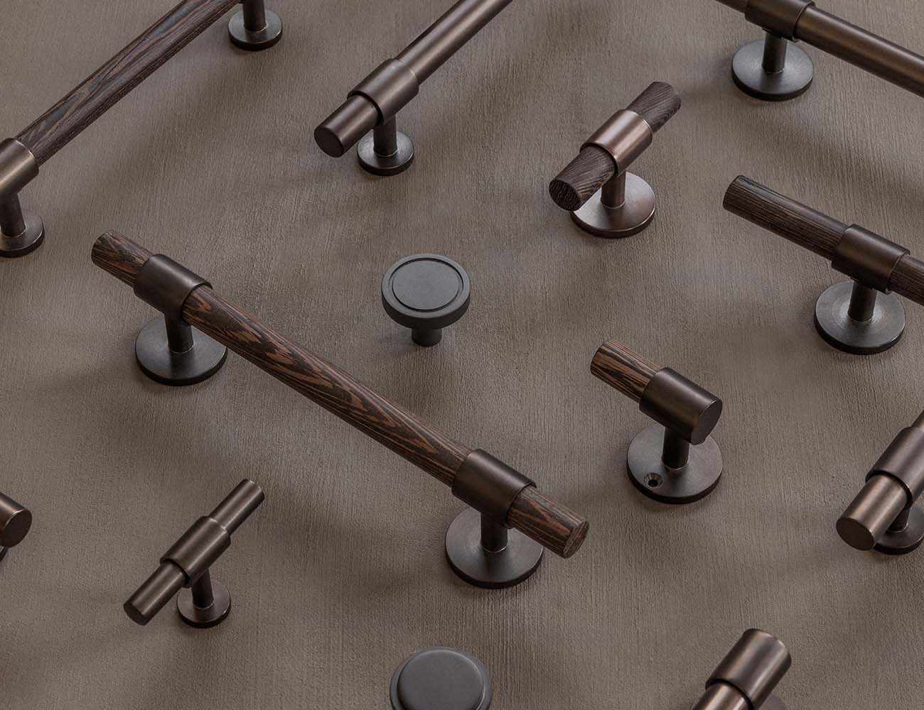 BRANDT Copenhagen Signature pull bar in burnish brass and other mixed signature products in burnished brass