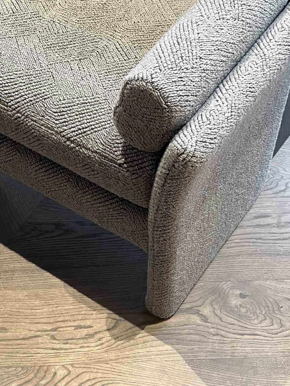 BLOOM bench (Archive PICK-UP)